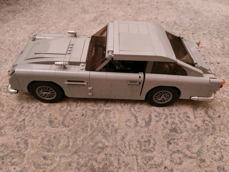 Lego Creator Expert James Bond™ Aston Martin DB5 (10262) in Marburg