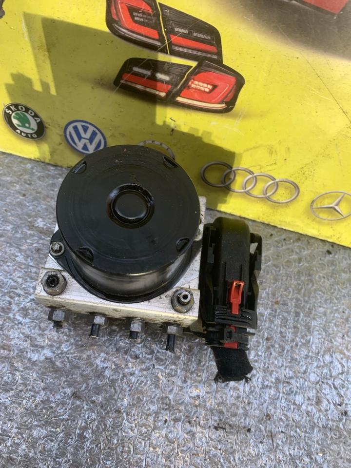 Skoda Fabia 5J 1.4 Benzin Abs System 0265800817 2007 - 2014 ¥ in Herne
