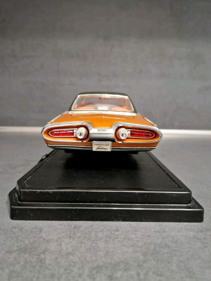 Road Legends Chrysler Turbine Modellauto 1:18 in Velbert