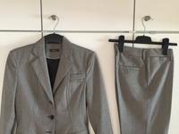 NEUwertiger Hosenanzug⚜️Businessanzug⚜️Hellgrau/Grau/Silber 36 Nordrhein-Westfalen - Ratingen Vorschau