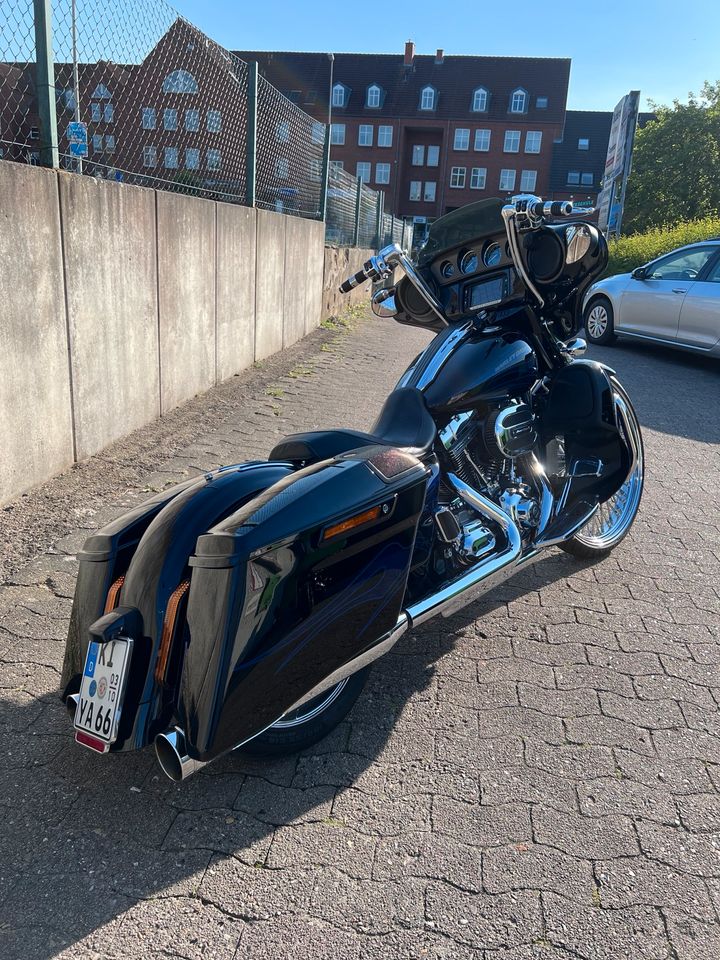 Harley Davidson Street Glide 5HD CVO 110 CUI Jekill & Hyde 26“ in Kiel