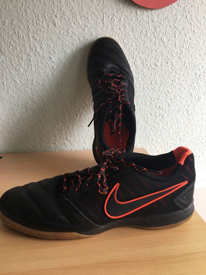 Nike Sneaker/Turnschuhen in Kaarst