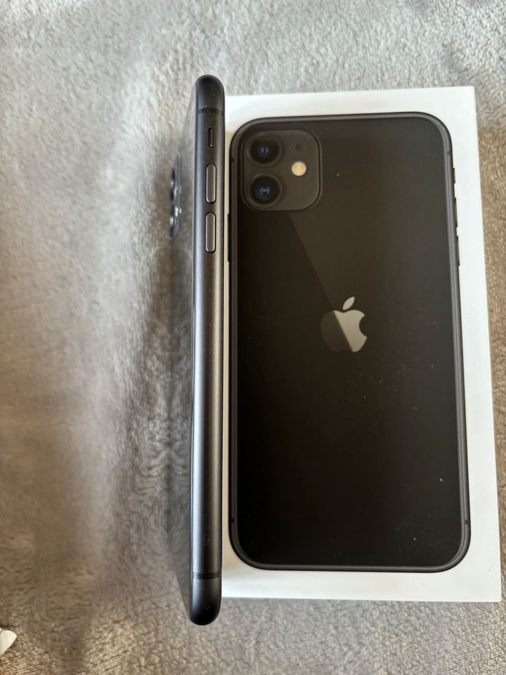 iPhone 11 64 gb schwarz in Bad Fallingbostel