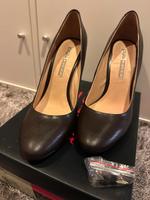 Buffalo London Pumps in braun Größe 39 neu 107-5621 beige Sohle Kreis Pinneberg - Wedel Vorschau