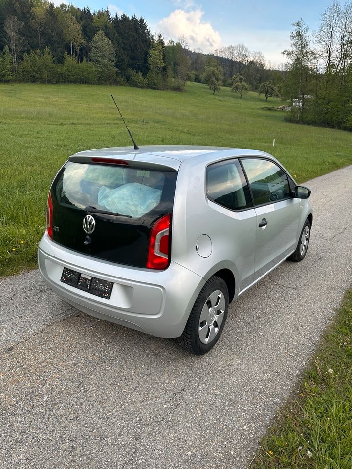 VW Up! 85.000km*TÜV 8/2025*Service Neu in Deggendorf