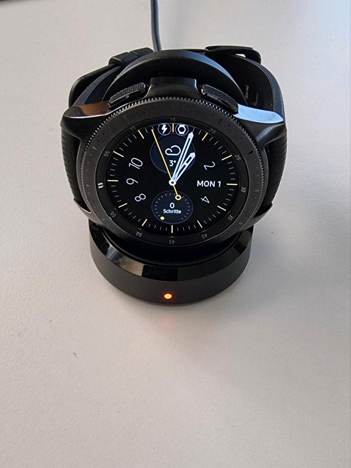 Samsung Galaxy Watch 42mm Bluetooth in Köln