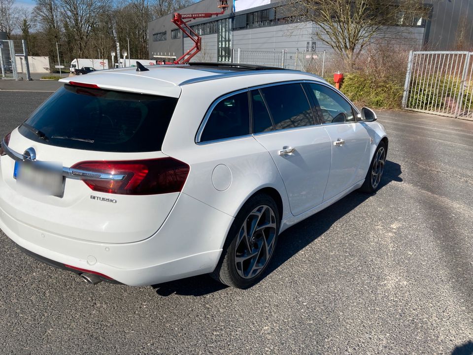 Opel Insignia OPC line bi-Turbo in Solingen