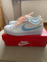 Damen Nike Sneaker in gr.38,5. Neuwertig! Hessen - Babenhausen Vorschau