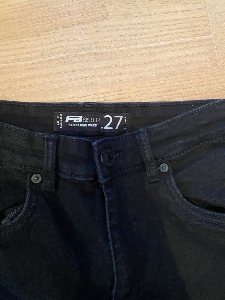 Neue schwarze High Waist Jeans von Fishbone Gr.27 in Lübeck