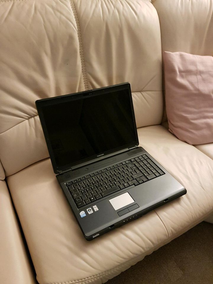 Toshiba Laptop Satellite L350-20h in Berlin