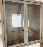 Wohnzimmerhänge Schrank mit Glastüren und Beleuchtung Hessen - Reiskirchen Vorschau