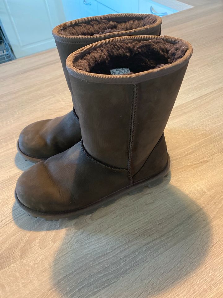 Stiefel UGG Gr. 38 in Harrislee