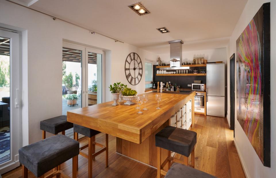 Doppelhaushälfte mit großer Terrasse und Gartenanteil