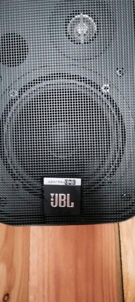 JBL Control one boxen in Rösrath