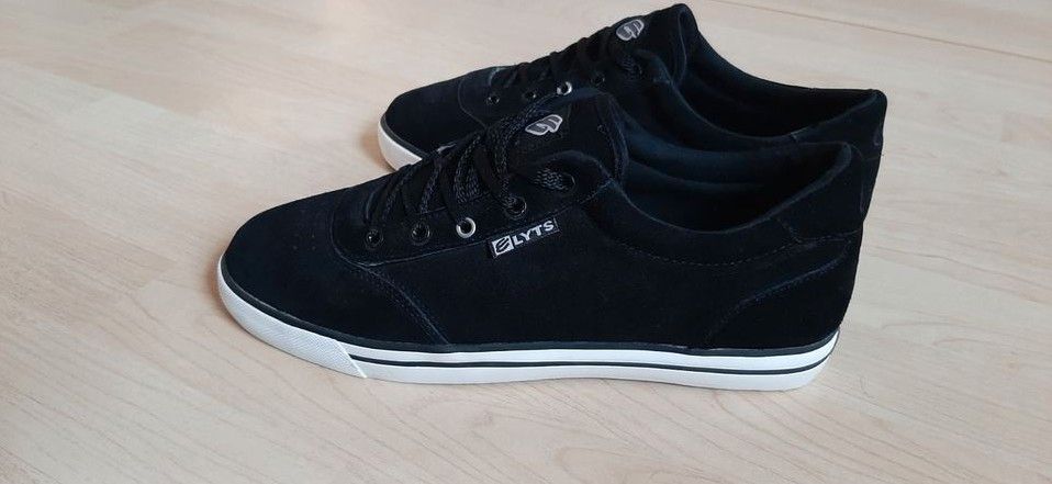 Elyts Skateschuhe Größe 45 in Iserlohn