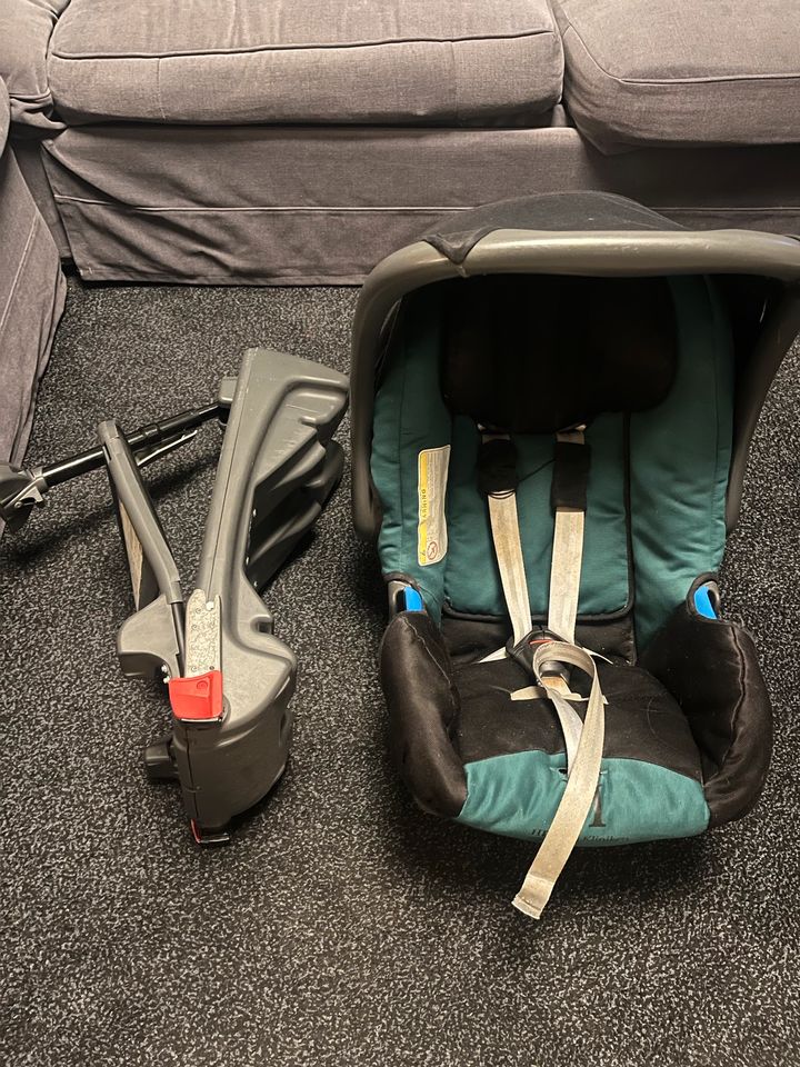 Kindersitz / Babyschale inkl. Isofix-System in Hoppegarten