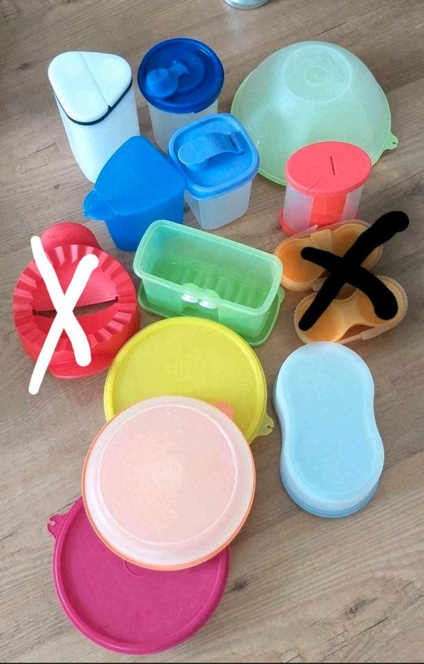 Tupperware jedes Teil € 3,- in Süderheistedt