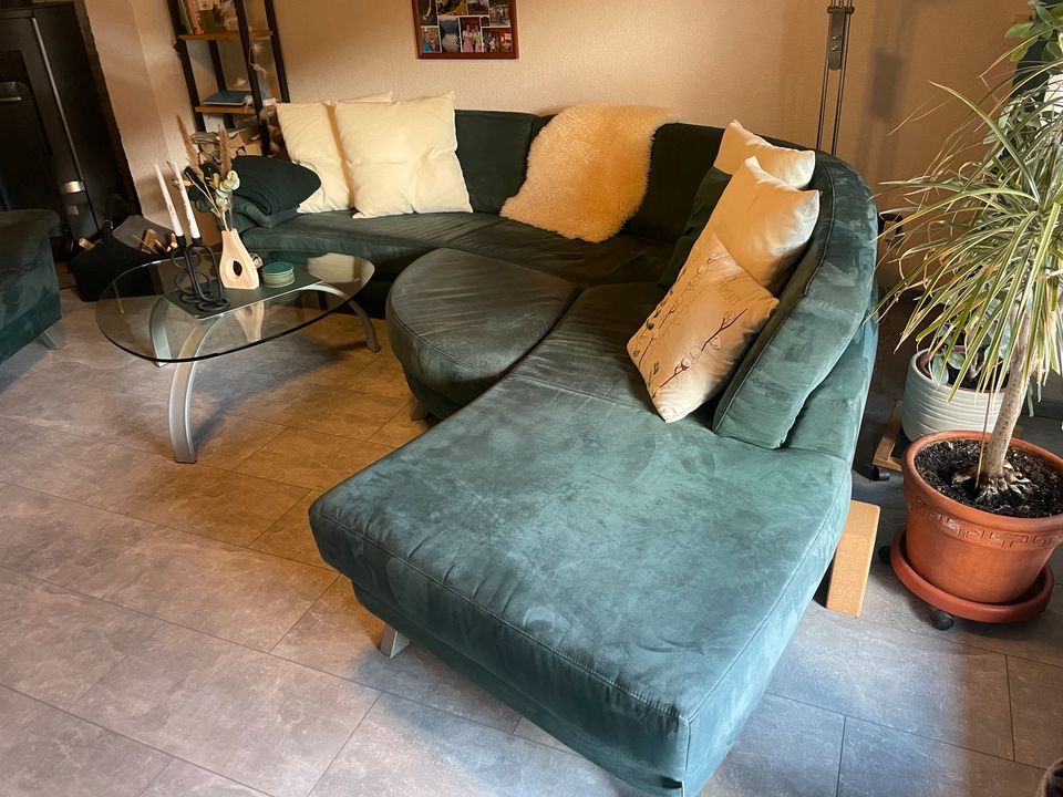 Sofa und Couchtisch Wohnzimmer in Aschaffenburg