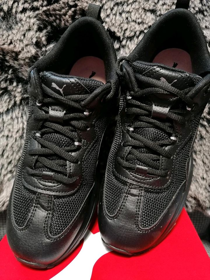 Puma Cilia Sneaker Schuhe Größe 38,5 schwarz neuwertig in Remscheid