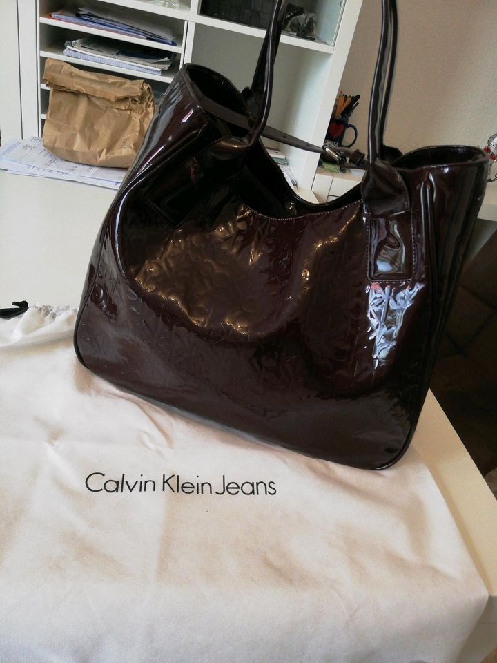 Handtasche Shopper Calvin klein bordaux in Bötzingen