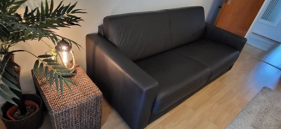 Luxus Leder Couch mit Gästebettfunktion - Genial ! sehr gepflegt in Duisburg