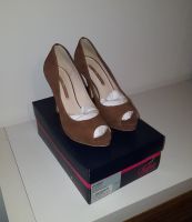 BUFFALO edle Pumps Peep Toes Highheels Kid Suede Canela Gr.39 NEU Baden-Württemberg - Pleidelsheim Vorschau