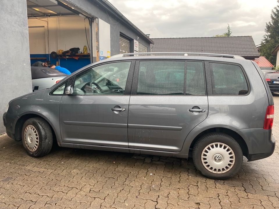 VW Touran 7 Setzer 1.9 in Lörrach