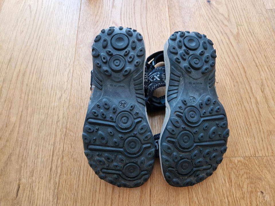 Sandalen Gr. 34 Jungen schwarz Schuhe Kinder Kleidung in Augsburg