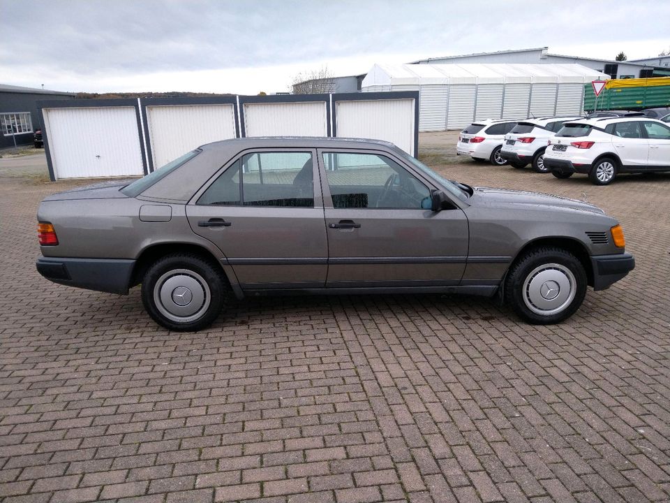 Mercedes w124 300Turbodiesel 4Matic in Heroldstatt