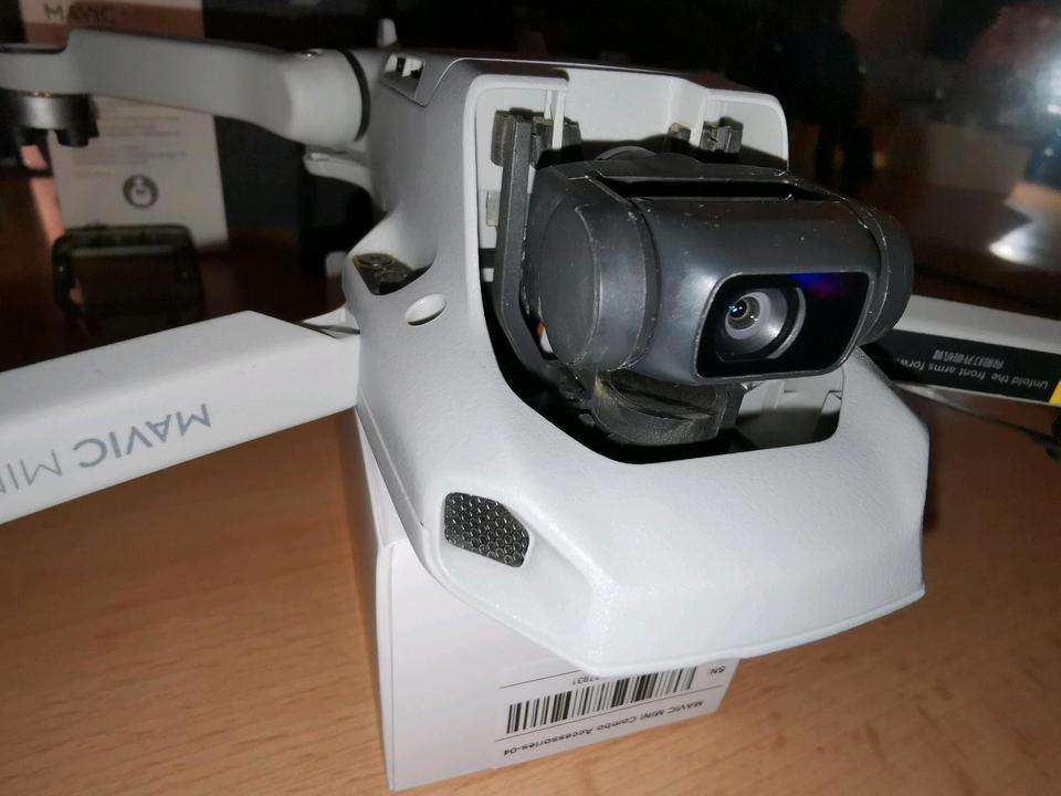 Top DJI Mavic Mini Drohne mit VR  FPV Brille, als Set mit Koffer in Kassel