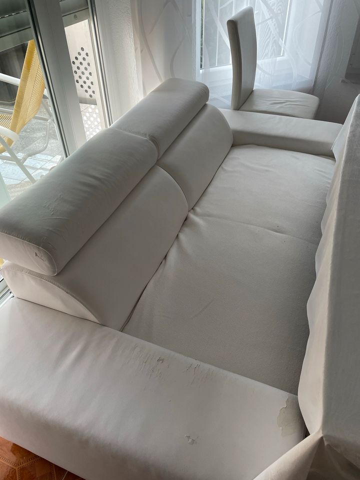 Zwei Sitzer Sofa zu verschenken in Öhringen