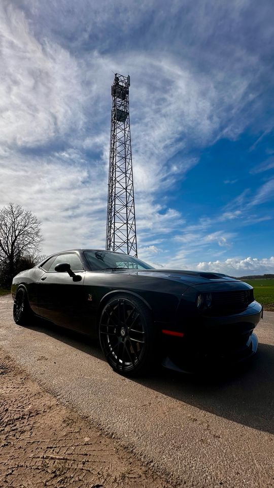 Dodge Challenger SRT Sportwagen mieten leihen Hochzeit Musle-Car in Rostock