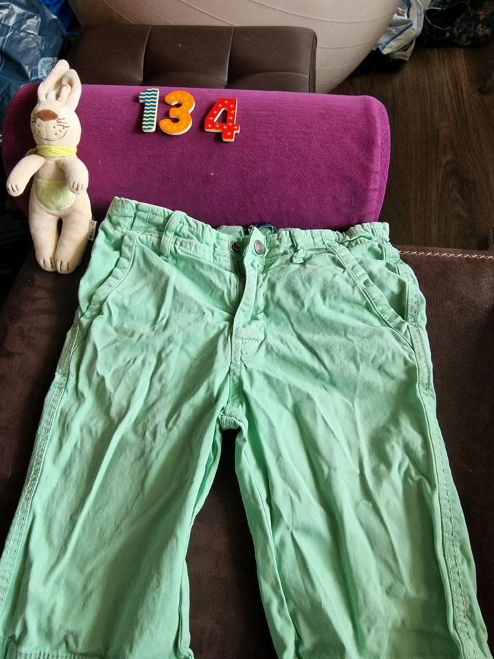 5 x Shorts kurze Hosen Gr.134 je4€ zusammen 16€ in Langenselbold