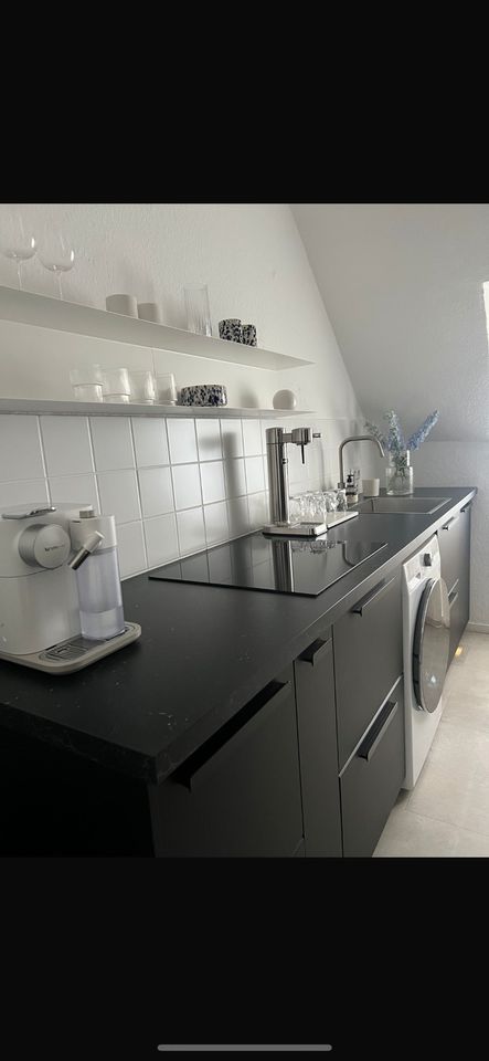 Schwarze Ikea Metod Küche inkl. Einbaugeräten in Kassel