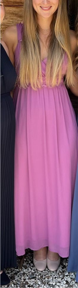 Abendkleid in hellem lila/rosa in Julbach