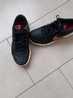 Sneaker_Turnschuhe_Sportschuhe_schwarz*Nike*Größe 38.5 Niedersachsen - Gifhorn Vorschau