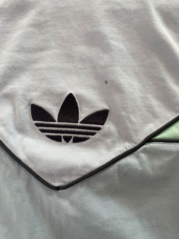 Adidas Original Shirt Gr. XS getragen in Berlin