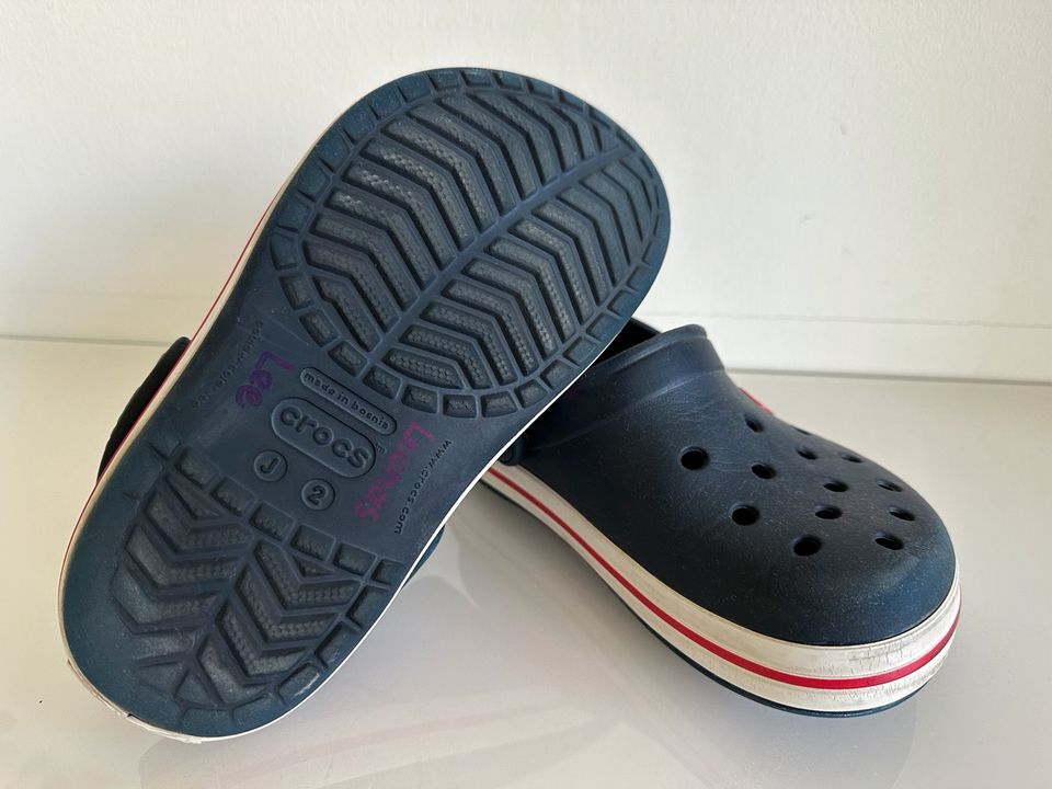 CROCS  J2 blau Hausschuhe Badeschuhe Gr. 33 34 in Berlin