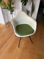 Vitra Eames Plastic Armchair DAW mit Sitzpolster Original Baden-Württemberg - Künzelsau Vorschau