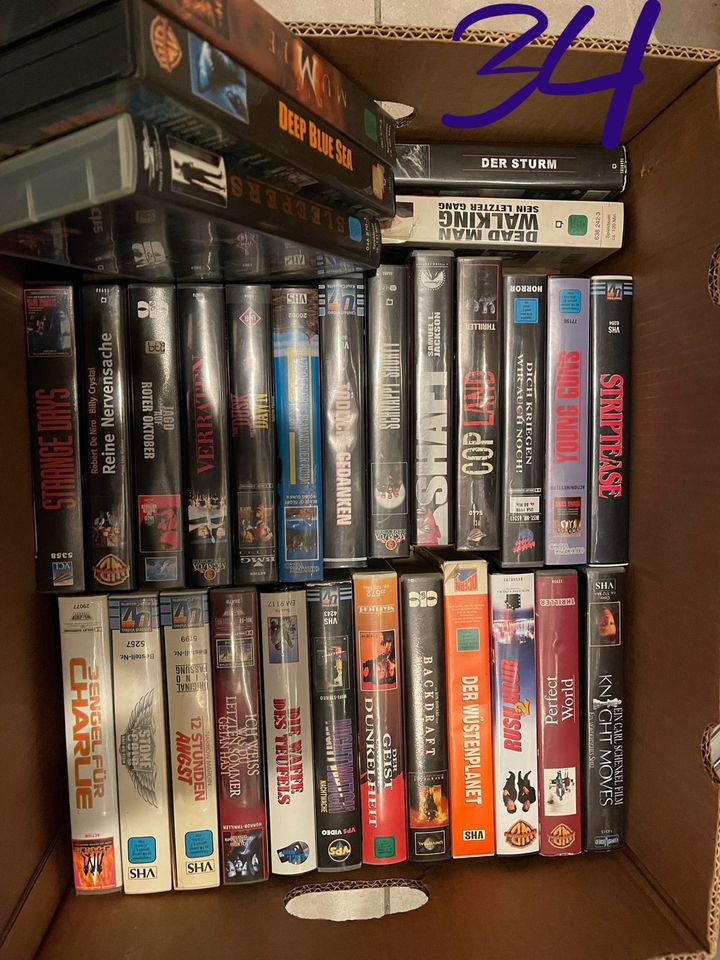 VHS Kassetten Sammlung Action Abenteuer Sci-Fi Krimi in Bonn