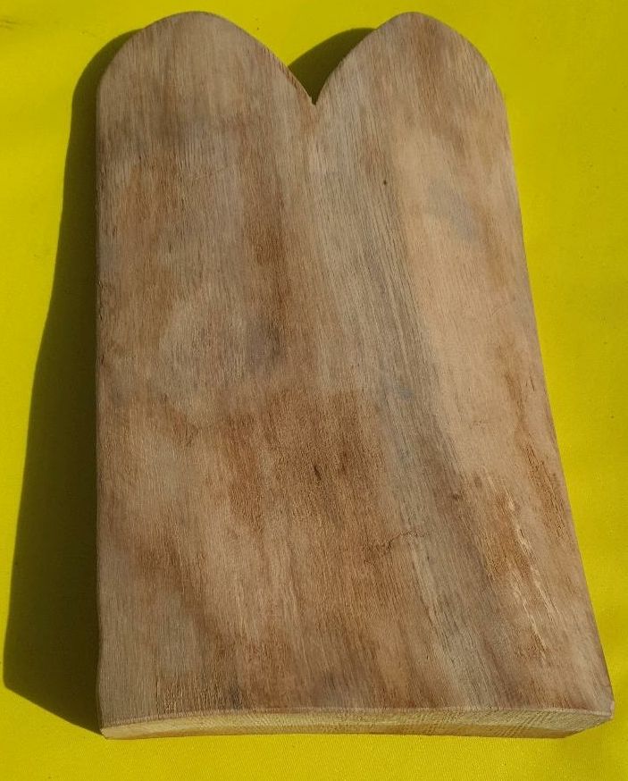 Holzfigur Schönes Herz auf Eiche 32 x 17 cm in Dunningen