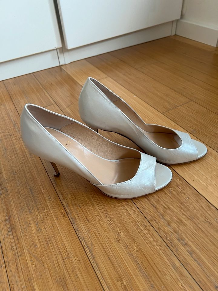 Hochzeitsschuhe Peeptoe Pumps aus Paris VolllederColiisée in Köln