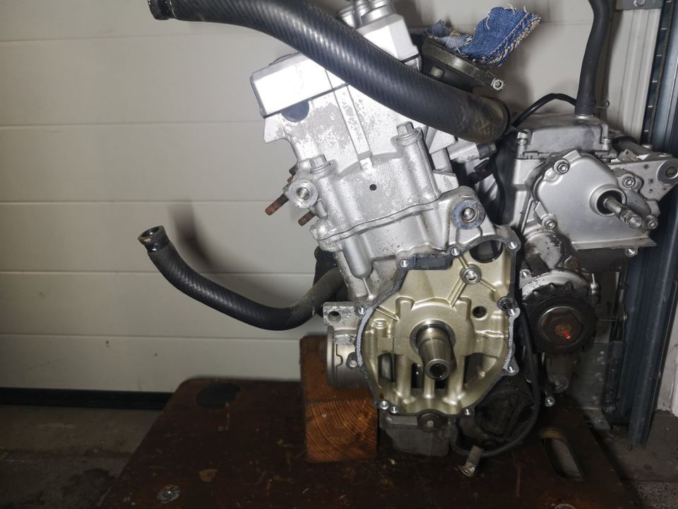 Yamaha FZ6 05 06 RJ07 Motor 40Tkm in Melle