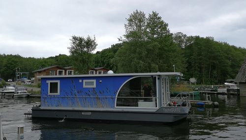 Hausboot Urlaub 2024 in Mecklenburg auf der Müritz oder Ostsee in Berlin