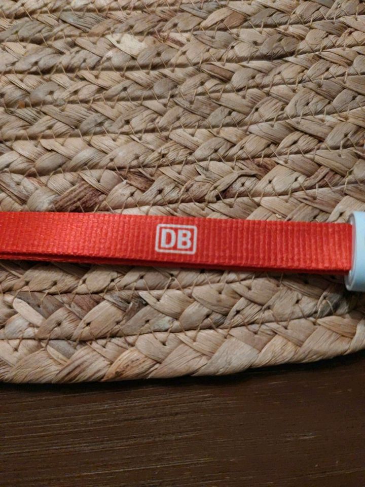 Deutsche Bahn Schlüsselband 2 in 1 mit Ladefunktion für Apple. in Leipzig