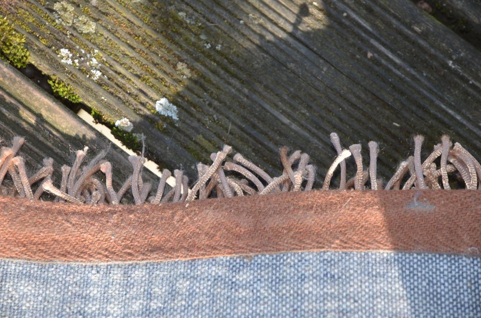Teppich, Hochfloor, braun, neuwertig, 135 auf 65cm, seidig glänze in Reutlingen