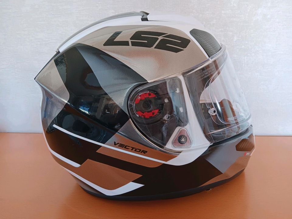 Motorradhelm Helm LS2 Gr. XS mit Sonnenvisier in Hilders