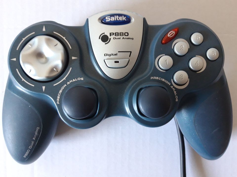 Saitek P880 Dual Analog Controller Game Pad/Pc "gebraucht" in Hochheim am Main