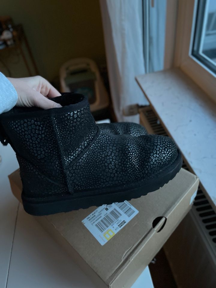 UGG Mini schwarz gr. 38 in Dortmund