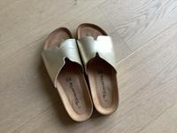 Tamaris Gr. 38, goldfarben, Sandalen, Sommerschuhe Schleswig-Holstein - Stein (Probstei) Vorschau